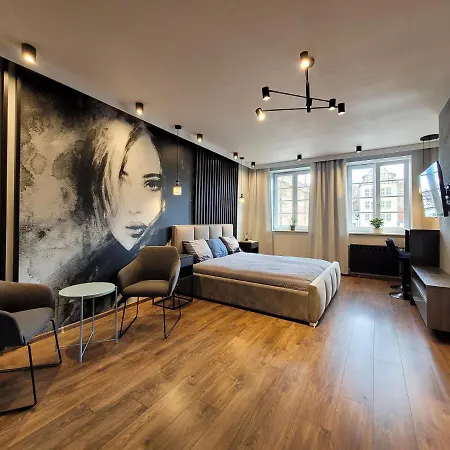 Stare Z Widokiem Na Motławę * Gdańsk